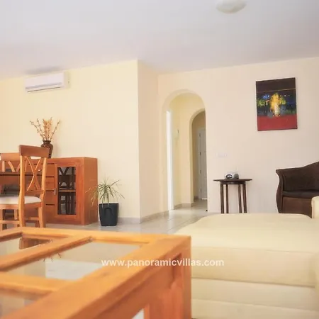 Playa Blanca Sleeps 6 Pool Air Con Wifi Villa