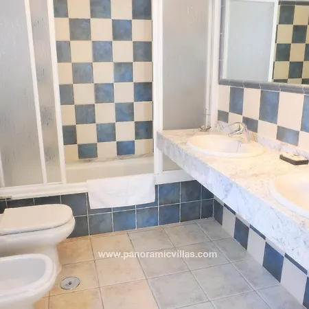 Playa Blanca Sleeps 6 Pool Air Con Wifi Villa